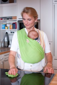 Das Babytuch in der Kreuztrage